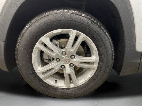 Used 2022 GMC Terrain SLE w/ Driver Convenience Package image 9