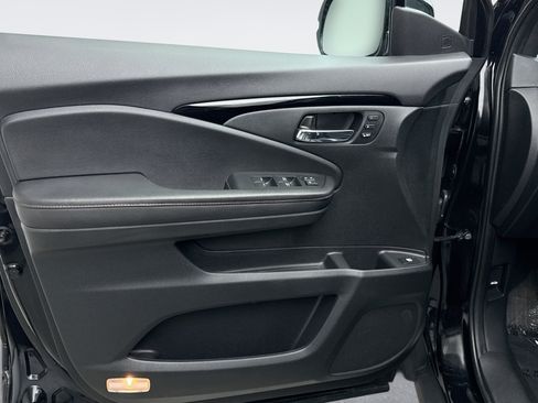 Used 2023 Honda Ridgeline Black Edition image 9
