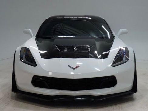 Used 2016 Chevrolet Corvette Z06 w/ 3LZ Preferred Equipment Group image 2