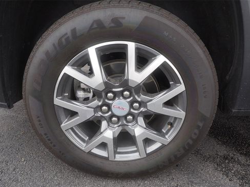 Used 2023 GMC Acadia SLT image 31