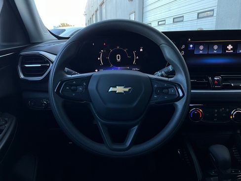 Used 2025 Chevrolet TrailBlazer LT image 30