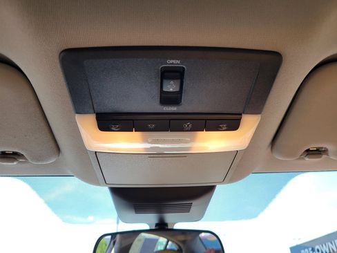 Used 2023 Nissan Sentra SV w/ SV Premium Package FWD image 29