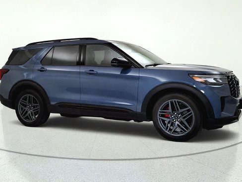 Used 2025 Ford Explorer ST w/ Sun And Sound Package AWD/4WD image 8