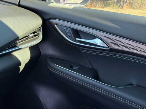 Used 2023 Buick Envision Avenir image 43