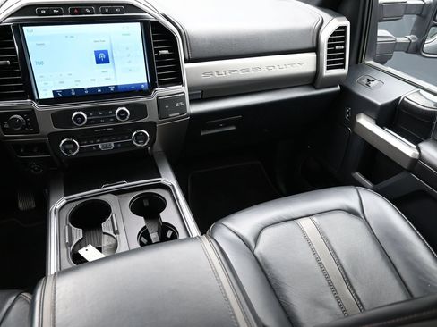 Used 2022 Ford F350 Platinum w/ Tremor Off-Road Package AWD/4WD image 39