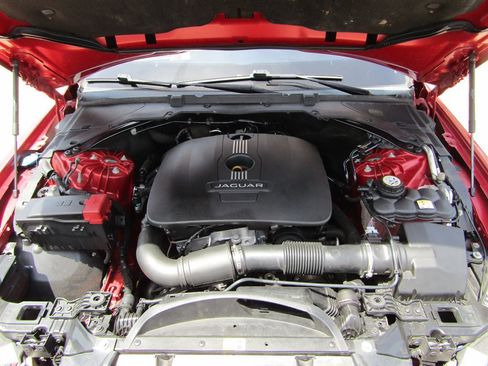 Used 2017 Jaguar XE Prestige RWD image 13