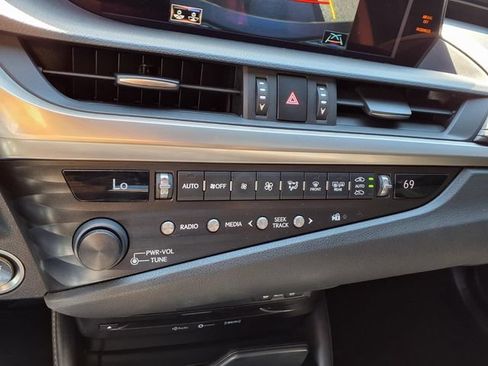 Used 2020 Lexus ES 350 w/ Premium Package FWD image 7