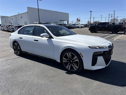 Used 2023 BMW 760i xDrive image 6