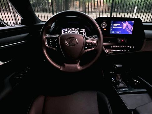 Used 2024 Lexus ES 350 w/ Accessory Package (Z1) FWD image 5