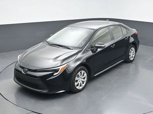 Used 2024 Toyota Corolla LE image 35