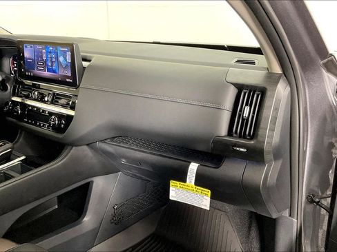 New 2026 Nissan Pathfinder Platinum w/ Accent Package AWD/4WD image 21