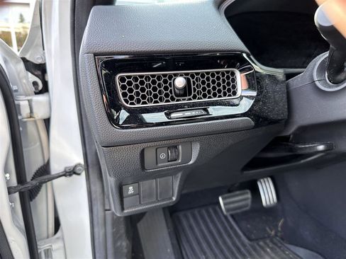 Used 2025 Honda Civic Sport image 29