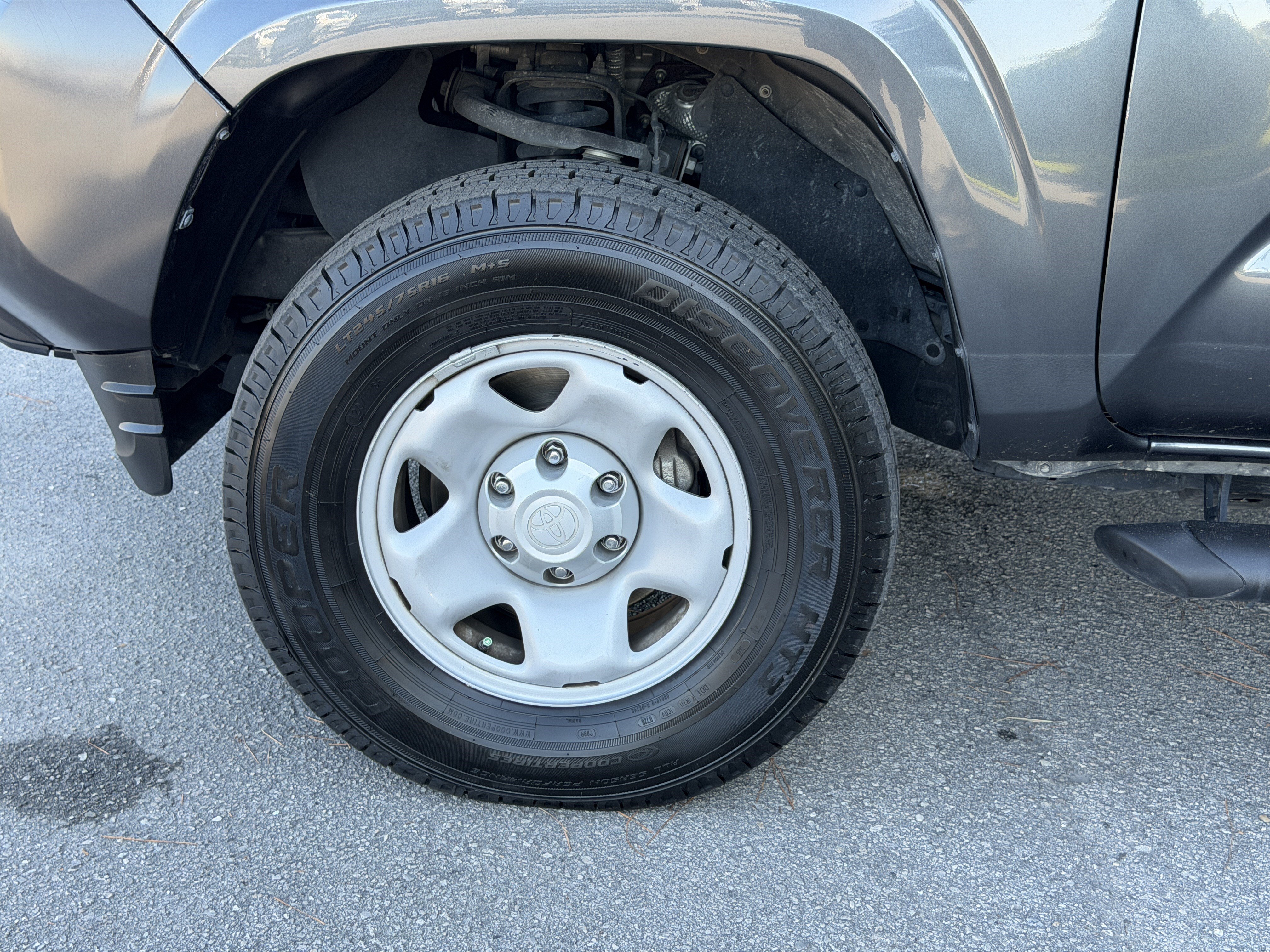 Used 2023 Toyota Tacoma SR AWD/4WD image 12
