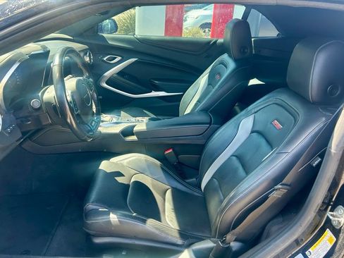 Used 2022 Chevrolet Camaro SS RWD image 8