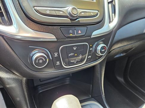 Used 2022 Chevrolet Equinox LT AWD/4WD image 30