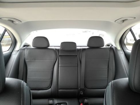 Used 2022 Mercedes-Benz C 300 Sedan image 36