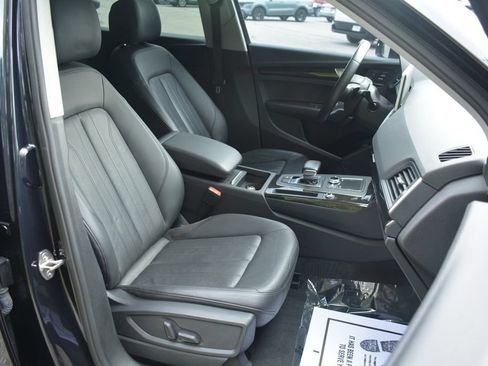 Used 2020 Audi Q5 e Premium w/ Convenience Package AWD/4WD image 22