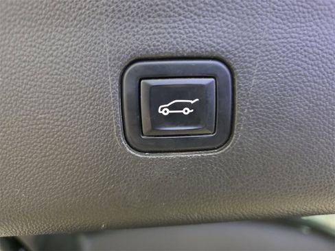 Used 2023 Buick Enclave Avenir image 14