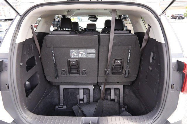 Used 2025 Kia Carnival FWD image 7