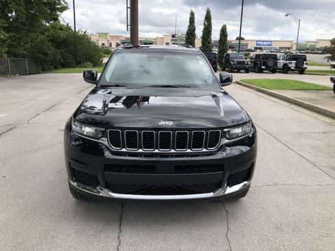 Used 2023 Jeep Grand Cherokee L Laredo w/ Luxury Tech Group I AWD/4WD image 9