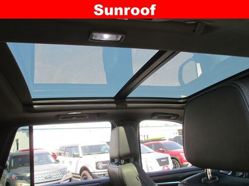 Used 2022 GMC Yukon Denali AWD/4WD image 16