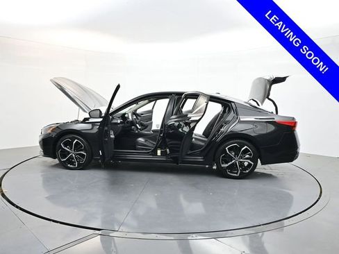 Used 2023 Nissan Altima 2.5 SR FWD image 37