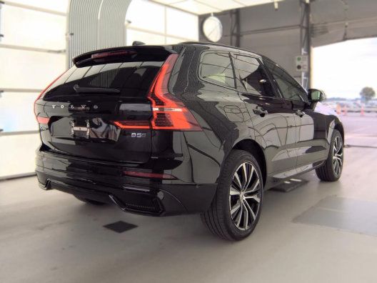Used 2024 Volvo XC60 B5 Plus w/ Protection Package Premier AWD/4WD image 2