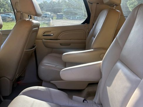 Used 2007 Cadillac Escalade AWD w/ Information Package image 29