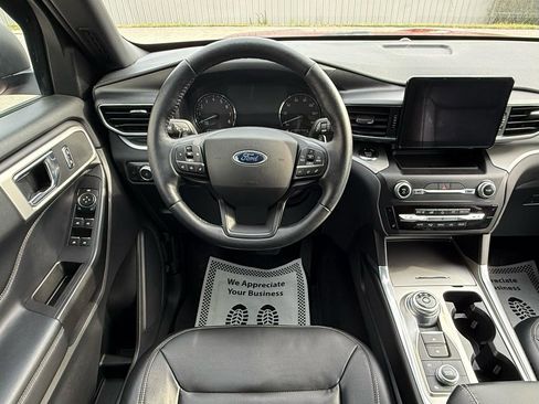 Used 2020 Ford Explorer XLT w/ Equipment Group 202A AWD/4WD image 12