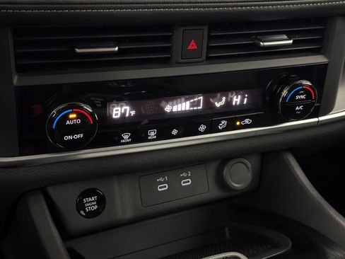 Used 2025 Nissan Rogue SV image 26