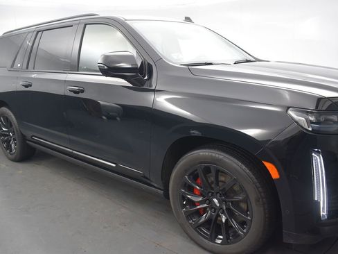 Certified 2023 Cadillac Escalade ESV Sport Platinum w/ LPO, ONYX Package image 40