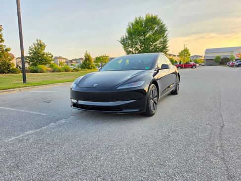 Used 2025 Tesla Model 3 RWD image 5