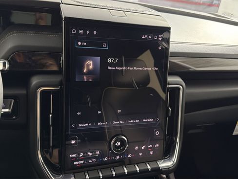 New 2026 GMC Yukon Elevation w/ Elevation Premium Package AWD/4WD image 11