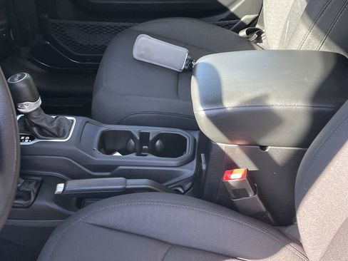 Used 2020 Jeep Wrangler Unlimited Sport AWD/4WD image 36