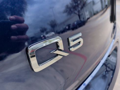 Used 2022 Audi Q5 2.0T Premium Plus w/ Premium Plus Package image 38