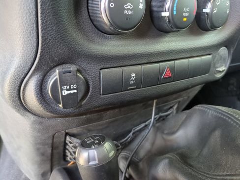 Used 2012 Jeep Wrangler Sport AWD/4WD image 26