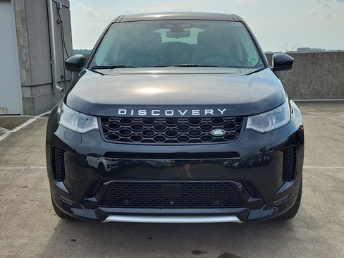 Certified 2025 Land Rover Discovery Sport S image 8