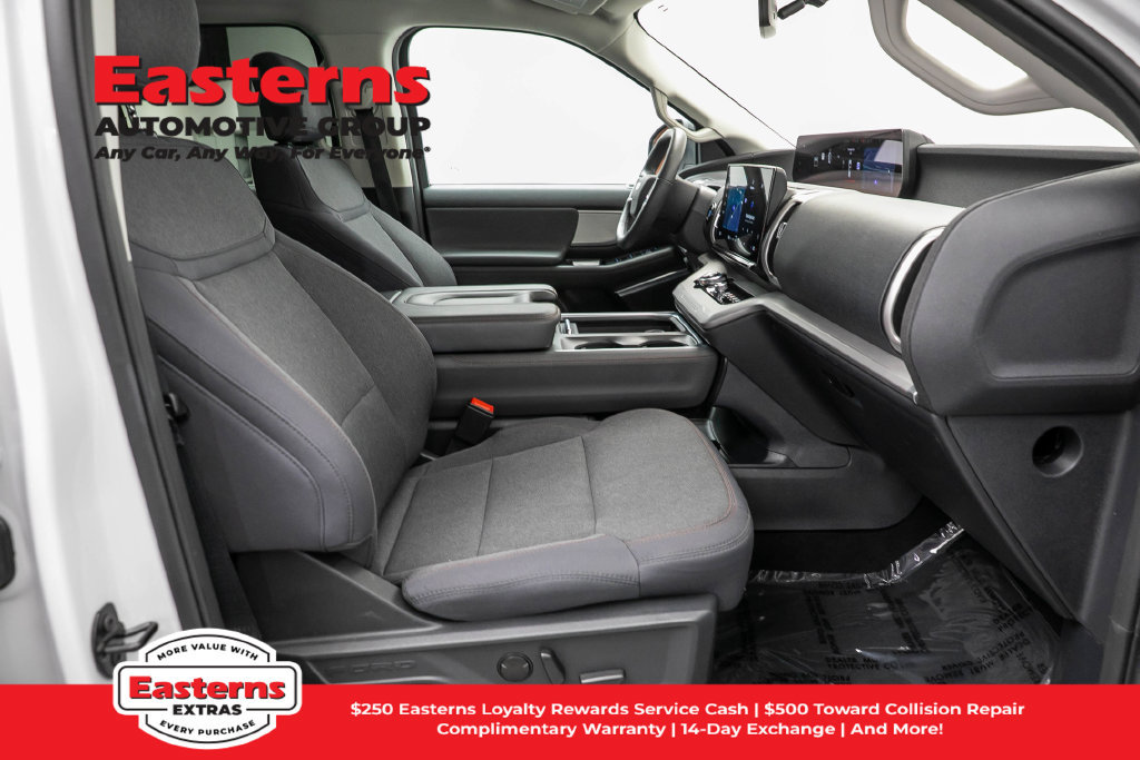 Used 2025 Ford Expedition Active AWD/4WD image 25
