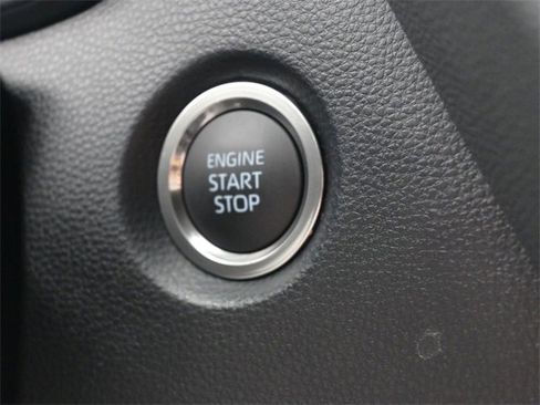 Certified 2025 Toyota Corolla SE image 32