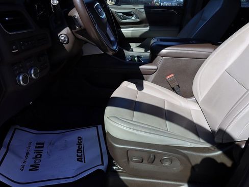 Used 2021 GMC Yukon XL SLT w/ SLT Luxury Plus Package image 11