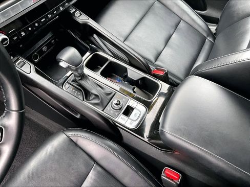 Used 2025 Kia Telluride S image 21