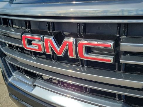 Used 2023 GMC Yukon XL AT4 image 32