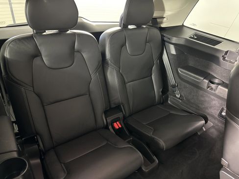 Used 2023 Volvo XC90 T8 Ultimate image 13