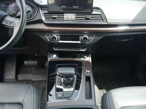 Certified 2023 Audi Q5 2.0T Premium Plus w/ Premium Plus Package AWD/4WD image 32