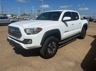 Used 2017 Toyota Tacoma TRD Off-Road w/ Tow Package (A/T) video 1