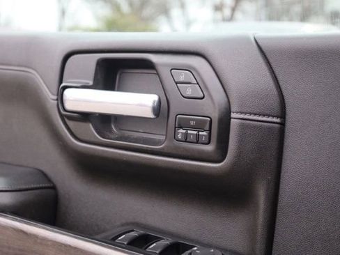 Used 2021 Chevrolet Silverado 1500 LTZ w/ Z71 Off-Road Package image 26