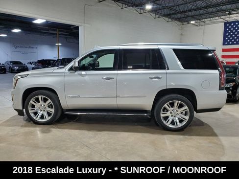 Used 2018 Cadillac Escalade Luxury RWD image 12