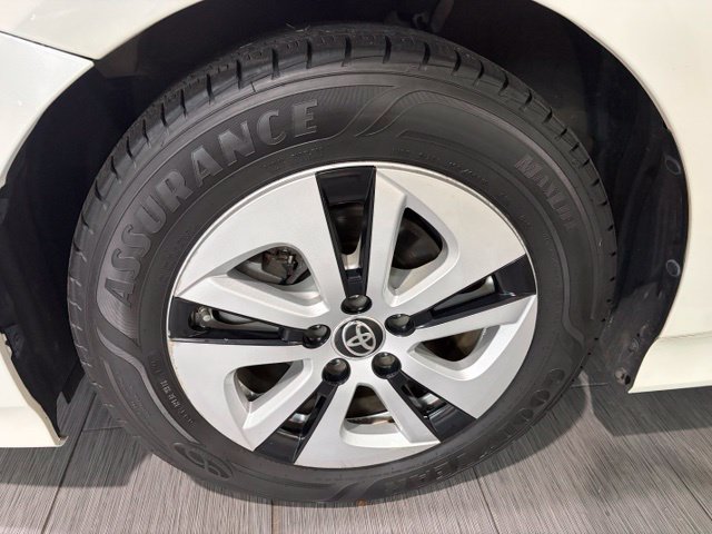 Used 2018 Toyota Prius Four w/ Advanced Technology Package FWD image 22