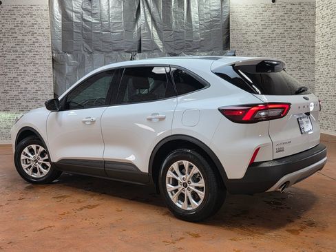 Used 2025 Ford Escape Active w/ Cold Weather Package image 7