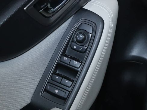 Used 2023 Subaru Forester Premium image 17